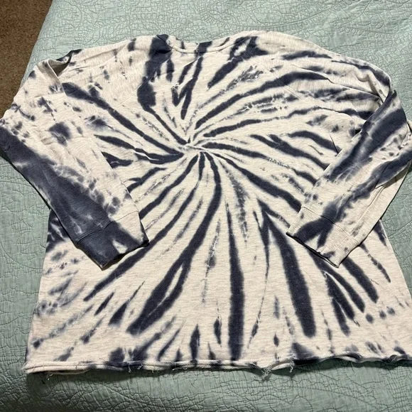 Maurice’s Blue/White Tie Dye Sweatshirt - Size L - Picture 6 of 6